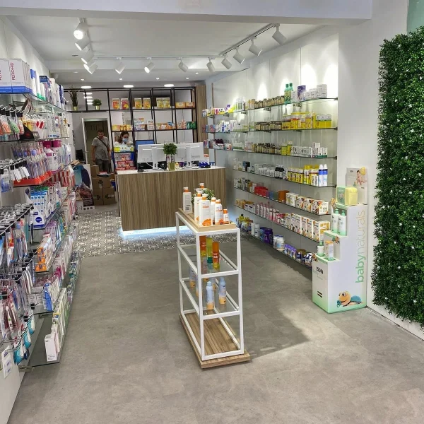 Proyecto de Reforma Integral: Farmacia en Plaza Tetuán, Barcelona