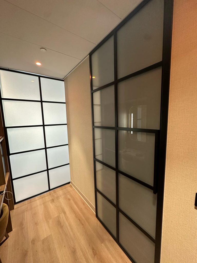 instalación de puertas de aluminio en Sant Just Desvern