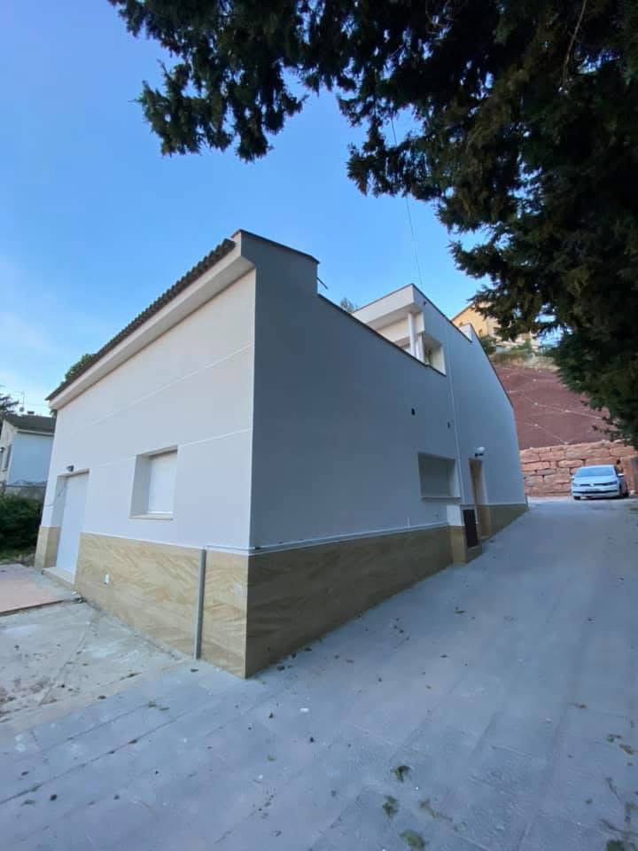 reforma de fachada de vivienda