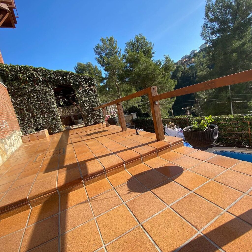 El objetivo del cliente era claro: renovar su zona exterior para convertirla en el escenario de grandes momentos.